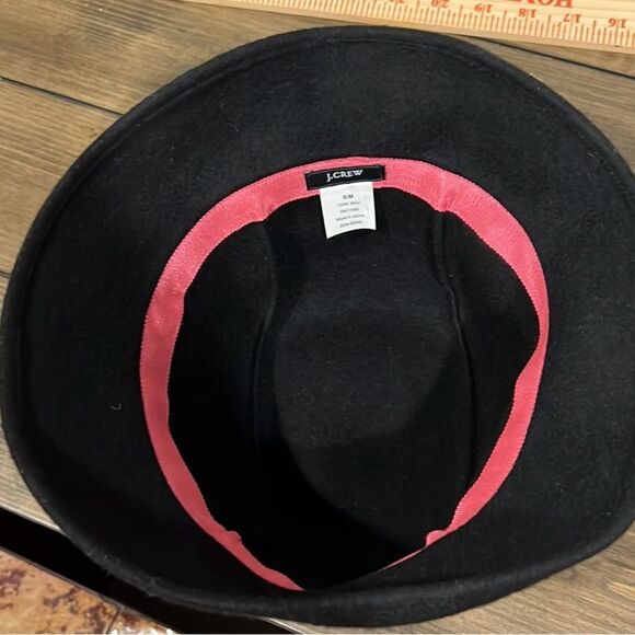 J.Crew black 100% wool bucket style hat size small/Medium - Picture 4 of 5